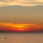 Апартамент Deni's By The Sea - Бургас