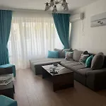 Deni's By The Sea - Апартамент *