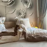 Апартамент Deni's By The Sea - *