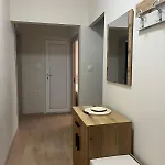 Апартамент Deni's By The Sea - *