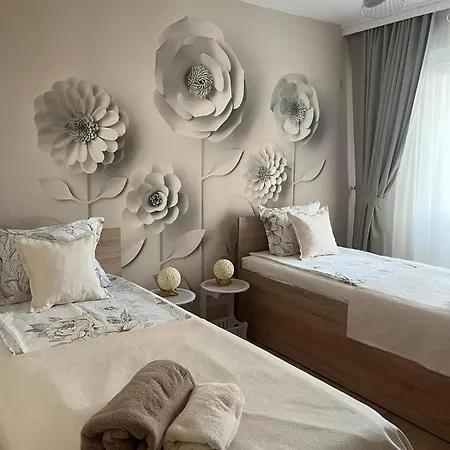 Deni's By The Sea - Апартамент *