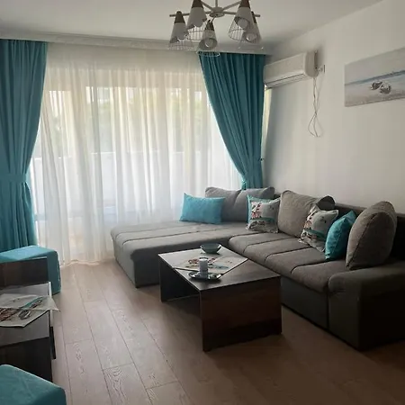 Deni's By The Sea - Апартамент *