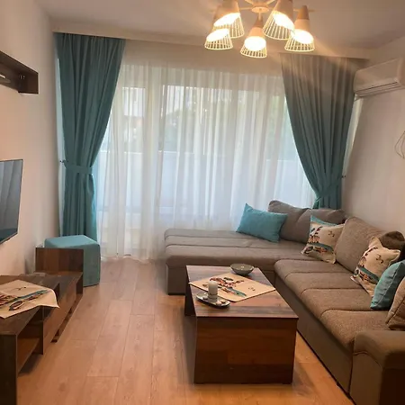 Deni's By The Sea - Апартамент *