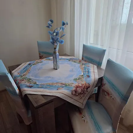 Deni's By The Sea - Апартамент *